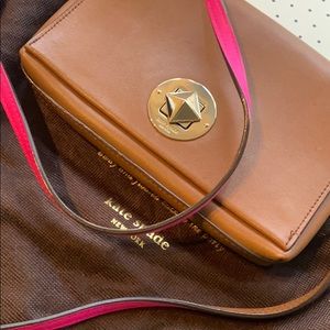 EUC Luggage brown Kate spade crossbody